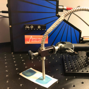 Portable Spectroradiometer SR-4500 with art probe on azurite sample - Spectral Evolution